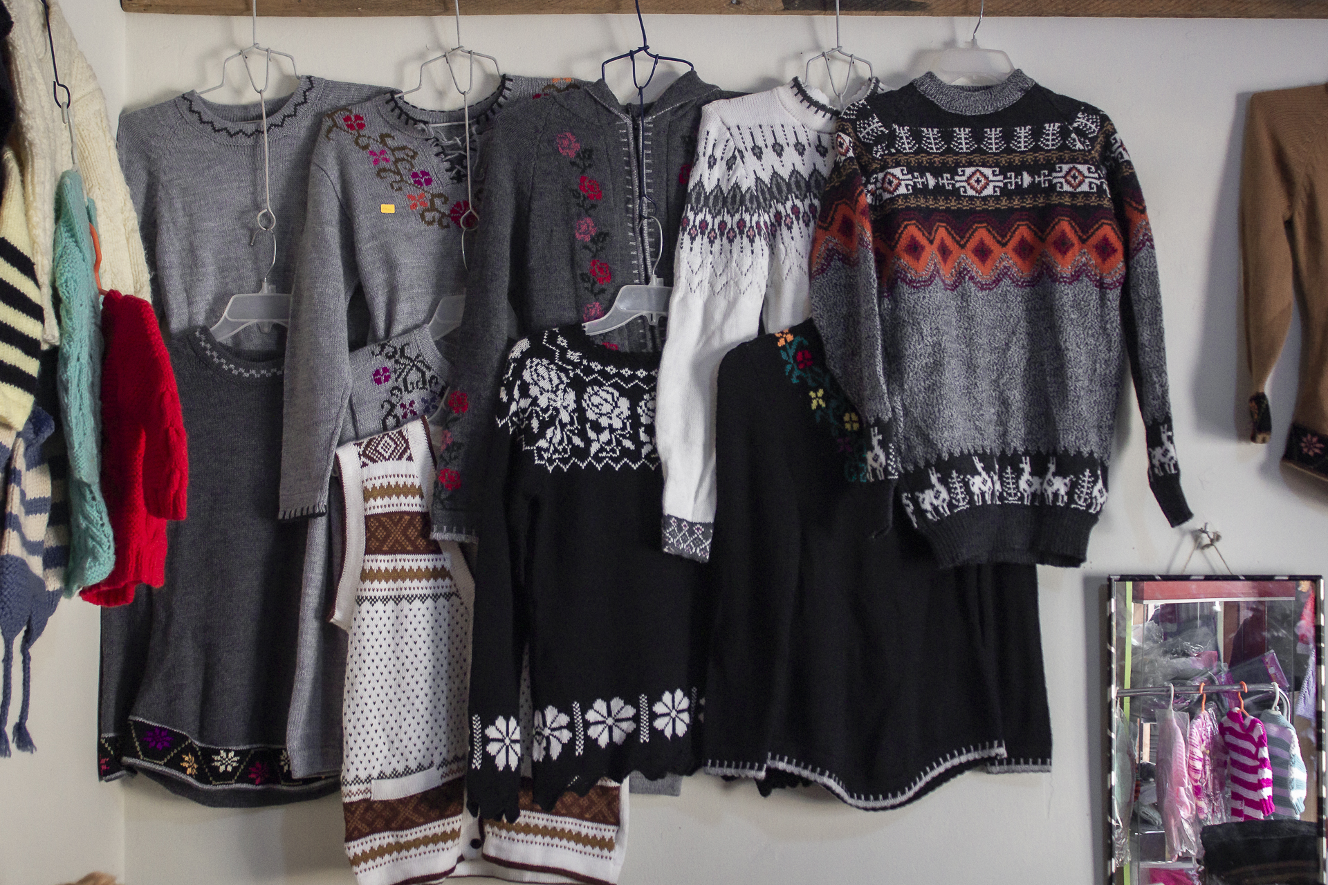 Colección de textiles en alpaca y tienda